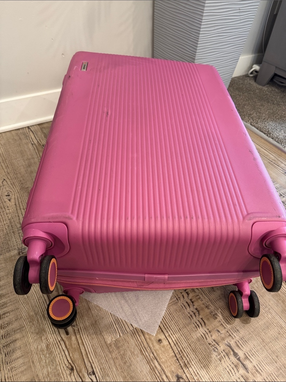 Tag Gateway 2.0 1 Piece Hard side Spinner Luggage 24” travel bag - Picture 15 of 15